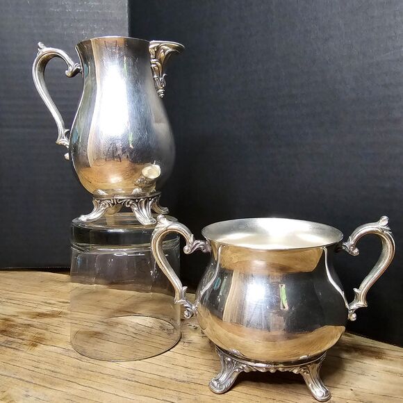 Vintage 1881 WM Rogers Sugar Bowl & Creamer Set - Picture 1 of 10